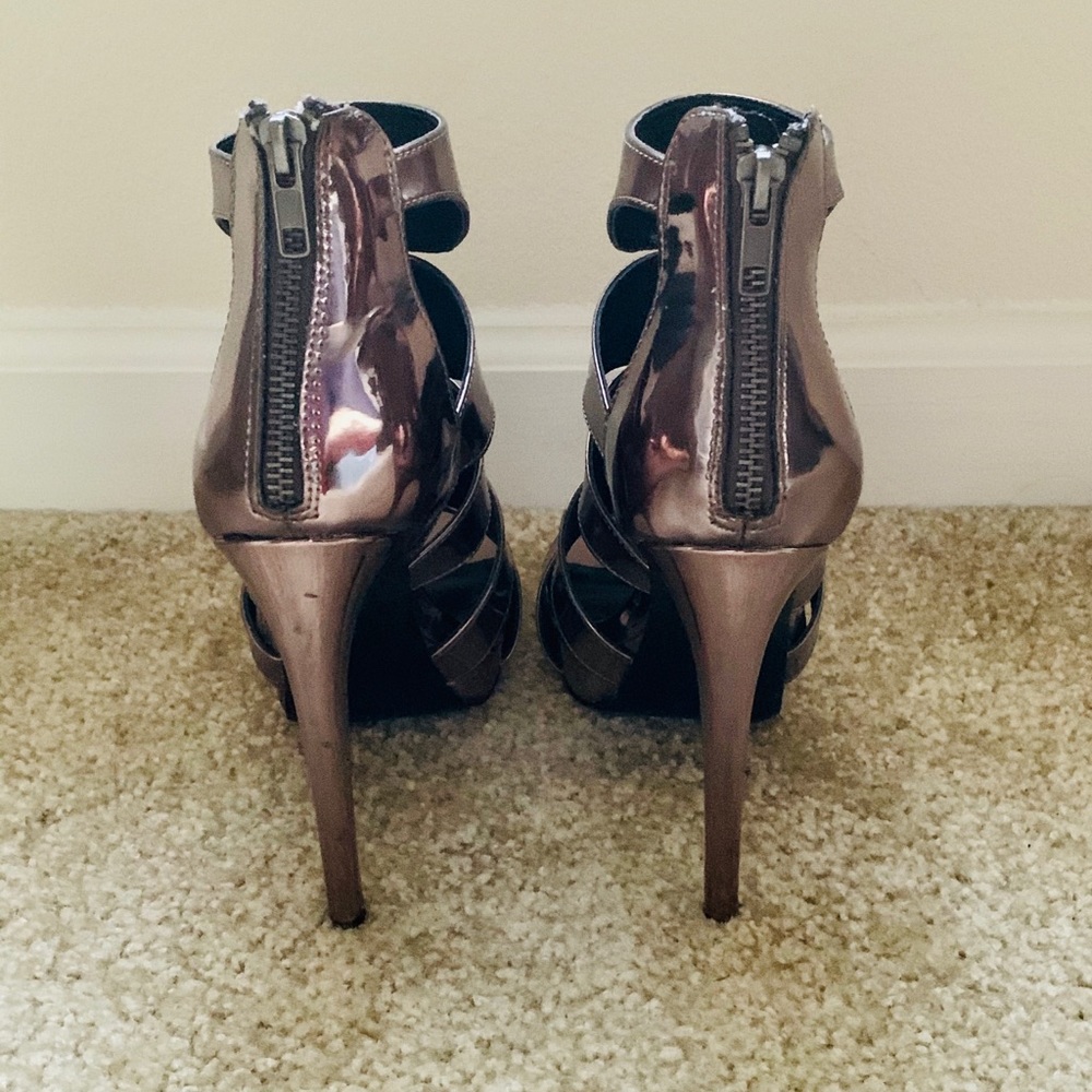 High heels - Picture 3 of 4